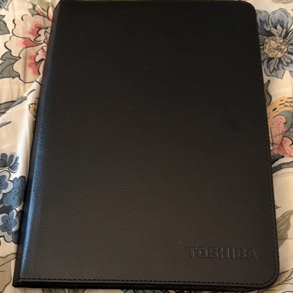 Toshiba Elegant Black Tablet Cover 7 inches x 11 inches